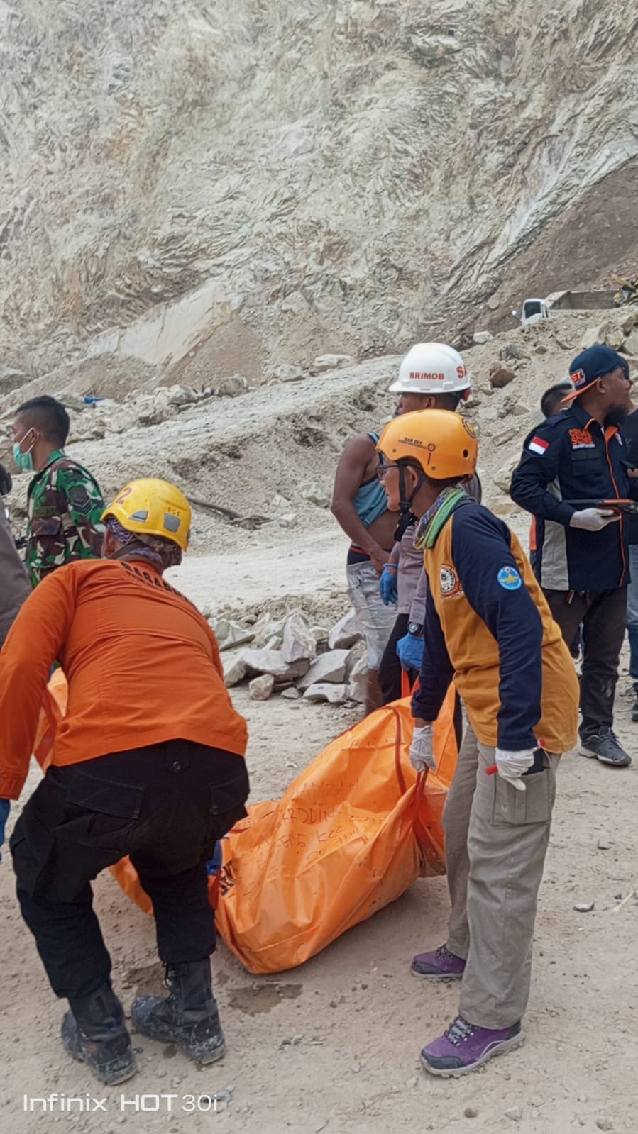 Bencana Tanah Longsor di Cirebon Tercatat 20 Orang, 14 Meninggal Dunia (Foto: Basarnas)