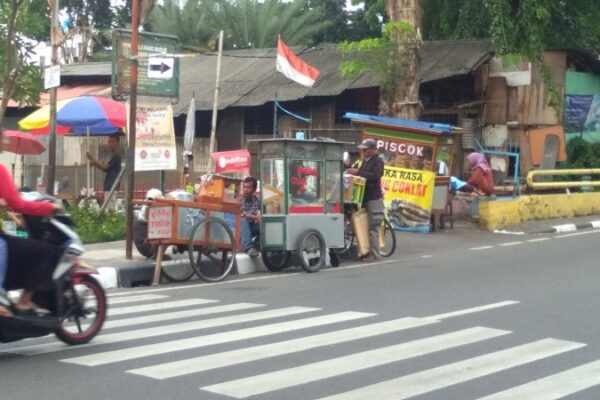 Sektor Informal: Jaring Pengaman di Masa Krisis